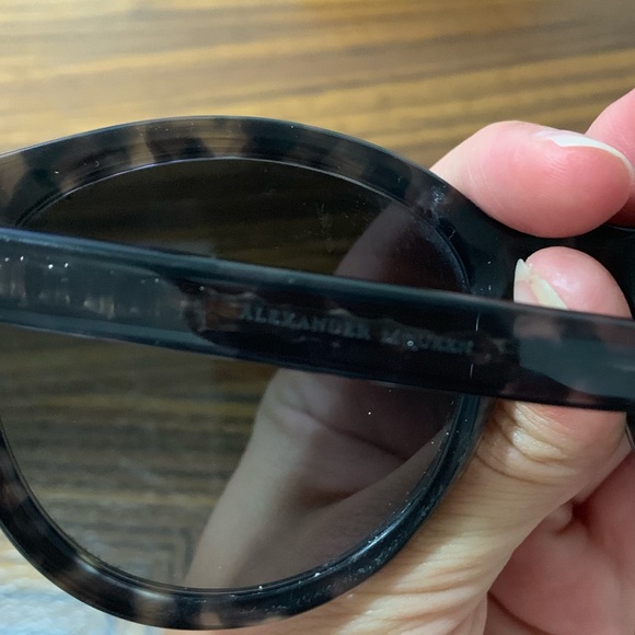 Alexander McQueen Gray Tortoiseshell Sunglasses - Picture 4 of 5